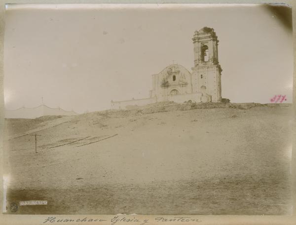 Perù - Huanchaco - Chiesa - Esterno - Facciata - Cimitero - Muro