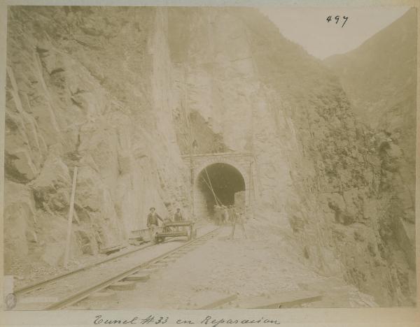 Perù - Ferrovia - Tunnel - Lavori di riparazione