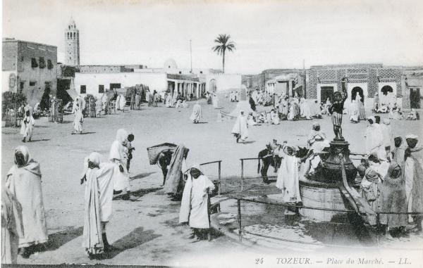 Tunisia - Tozeur - Piazza del mercato
