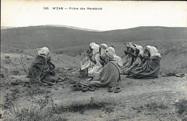 Algeria - M'Zab - Marabutti in preghiera