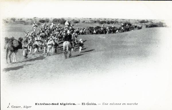Algeria del Sud - El-Goléa - Una colonna di soldati in marcia