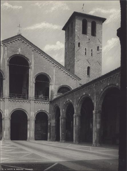 Milano - Basilica di Sant'Ambrogio - Atrio e campanile dei Monaci