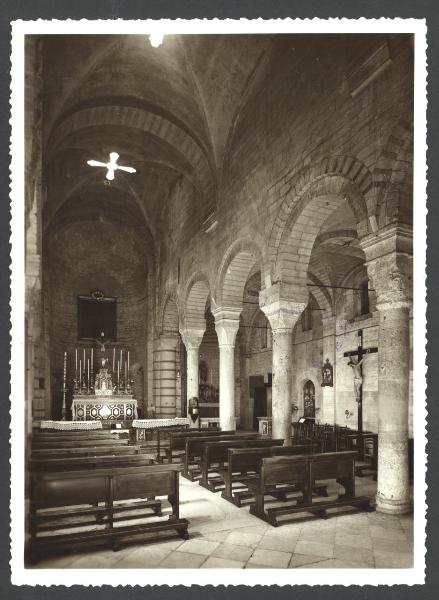 Verona - Chiesa di Santa Maria Antica - Interno