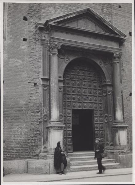 Verona - Chiesa di Santa Maria della Scala - Facciata - Portale