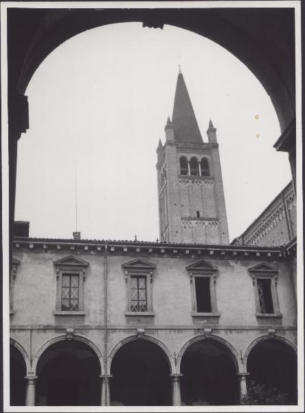 Verona - Chiesa di S. Eufemia - Chiostro e campanile