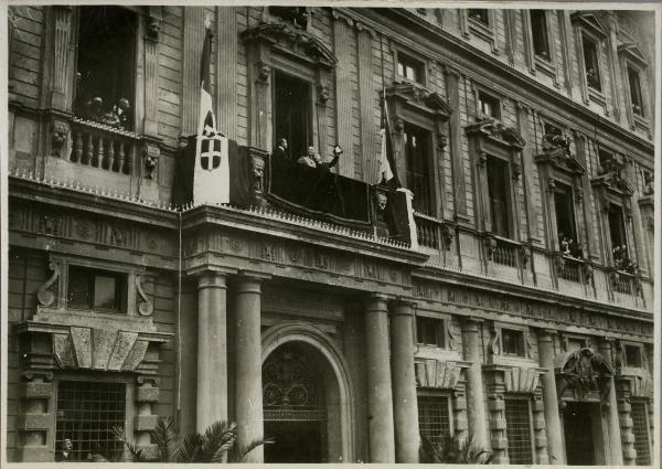 Milano - Palazzo Marino - S. M. il Re d'Italia Vittorio Emanuele III - Mussolini - Sindaco Senatore Mangiagalli in occasione dell'inaugurazione della Fiera Campionaria