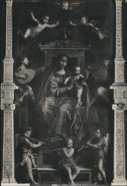 Scomparto di polittico dipinto - Pala di S. Magno (particolare della Madonna con Bambino e angeli) - Bernardino Luini - Legnano - Chiesa di S. Magno