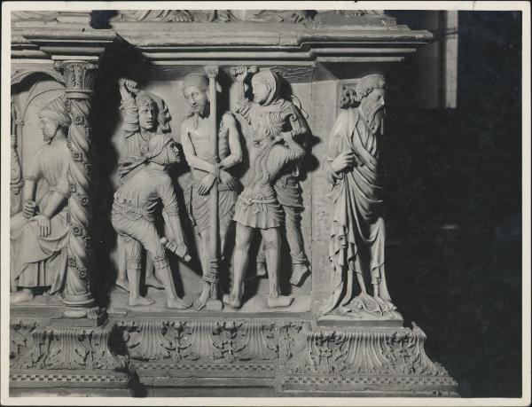 Rilievo - Flagellazione di Cristo - Milano - Basilica di S. Eustorgio - Altare maggiore