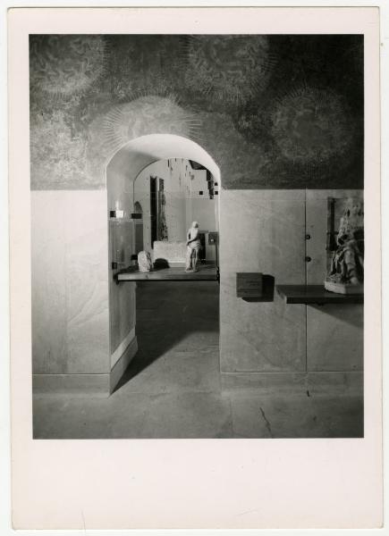 Milano - Castello Sforzesco - Musei Civici - Museo d'Arte Antica - Allestimento BBPR (1956) - Sala 13 (Sala delle Colombine)