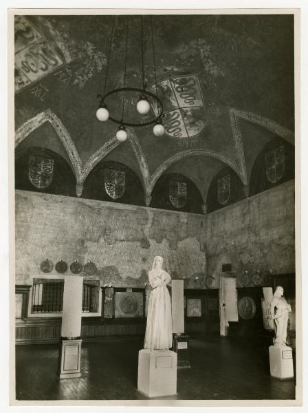 Milano - Castello Sforzesco - Musei Civici - Allestimento Nicodemi (anni '30) - Sala 11 (Sala dei Ducali)