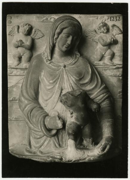 Scultura - Madonna col Bambino e due angeli (inv. 1232 sculture) - Scultore lombardo - Inizi del XVI secolo - Milano - Castello Sforzesco - Museo d'Arte Antica