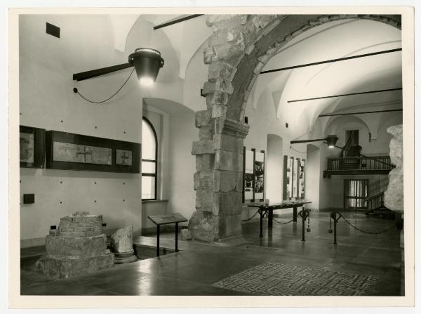Milano - Castello Sforzesco - Musei Civici - Museo d'Arte Antica - Allestimento BBPR (1956) - Sala 1