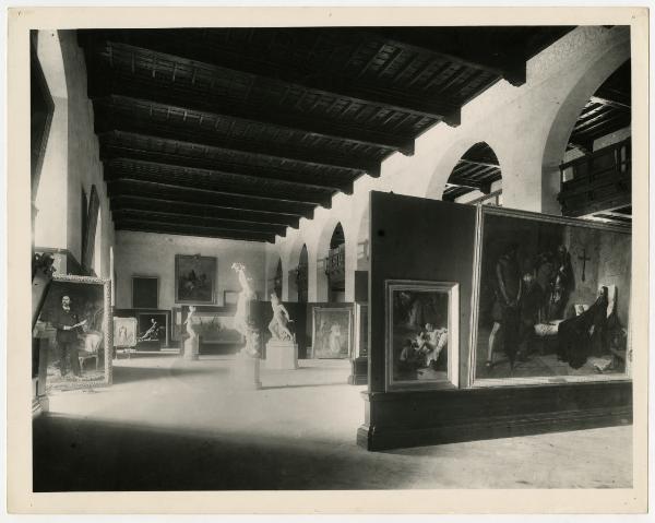 Milano - Castello Sforzesco - Musei Civici - Sala della Balla - Allestimento della Galleria d'arte Moderna (ante 1921)