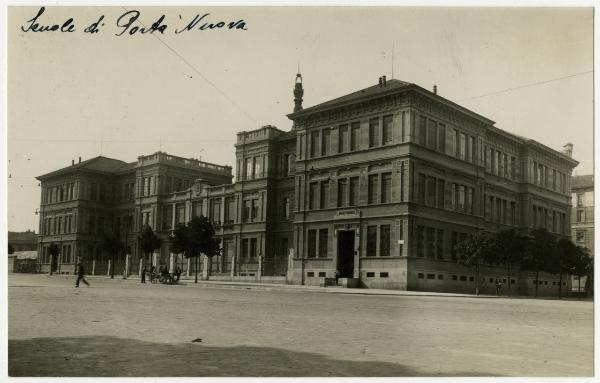 Milano - Porta Nuova - Scuola Elementare (ora scuola primaria Alberto da Giussano, sede I.C.S. Milano Spiga)