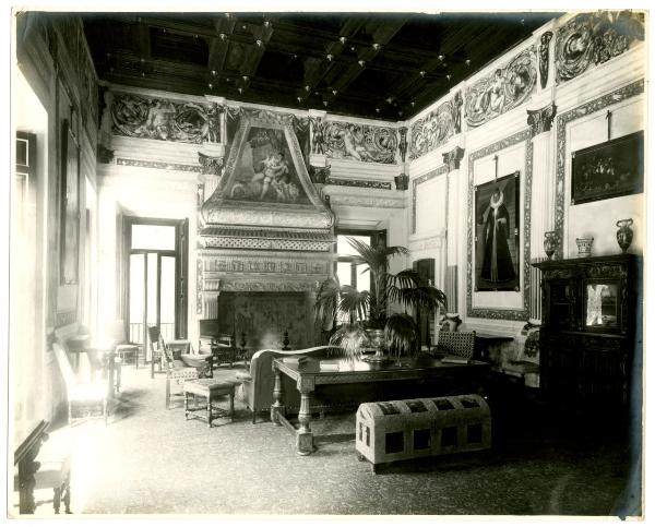 Bisuschio - Villa Cicogna-Mozzoni - Salone da ricevimento al piano superiore