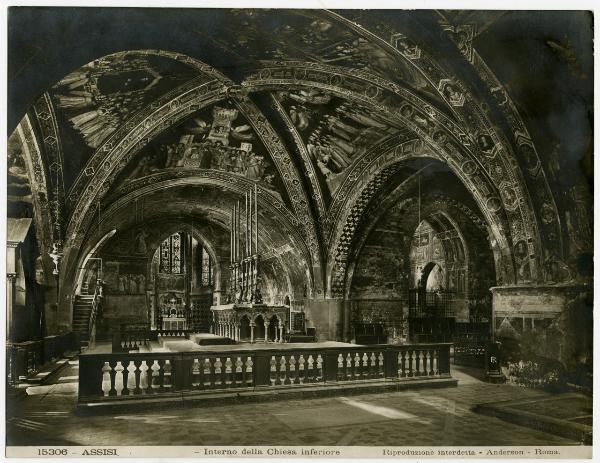 Assisi - Basilica inferiore di San Francesco - Altare maggiore
