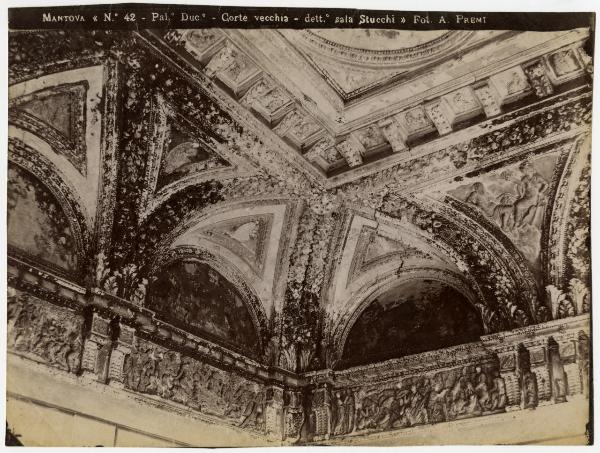 Mantova - Palazzo Ducale - Sala di Apollo o Sala degli Stucchi - Soffitto - Particolare degli stucchi della volta