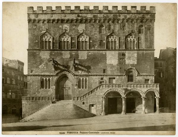 Perugia - Palazzo dei Priori o Palazzo Comunale - Prospetto verso Piazza IV Novembre