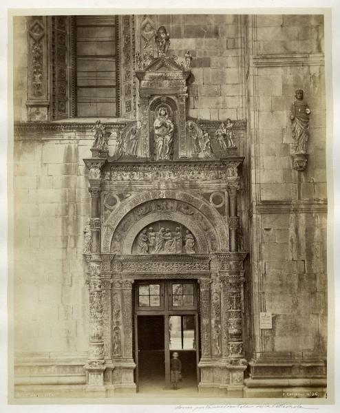 Como - Cattedrale di Santa Maria Assunta o Duomo - Porta nord detta porta della Rana