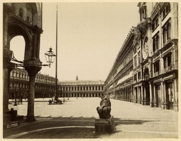Venezia - Piazza San Marco - Procuratie Vecchie e Nuove e Ala Napoleonica