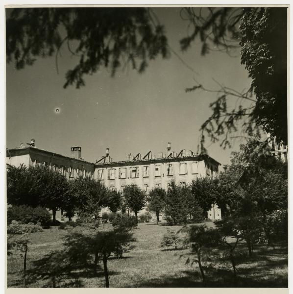 Milano - bombardamenti 1943 - Giardino della Guastalla