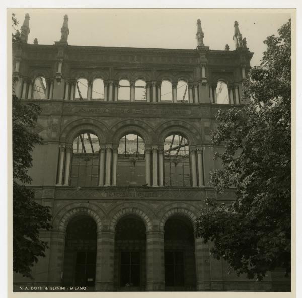 Milano - bombardamenti 1943 - Museo di storia naturale - particolare facciata