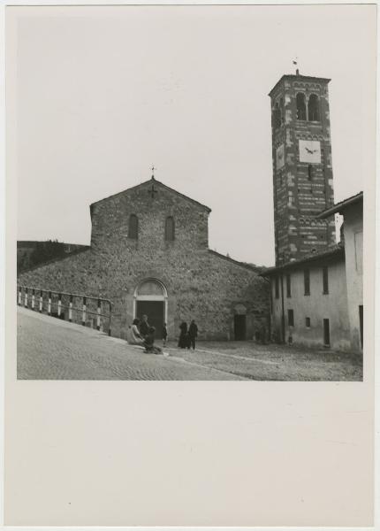 Agliate (MB) - Basilica dei Ss. Pietro e Paolo - sagrato - facciata - campanile