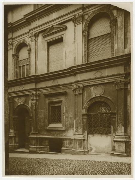 Bergamo - Casa dell'Arciprete, detta "Casa Fogaccia"- dettaglio facciata
