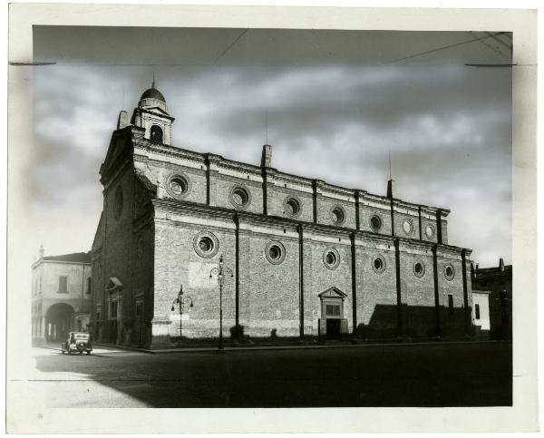 Castelleone (CR) - Chiesa Parrocchiale dei Ss. Giacomo e Filippo - veduta esterna