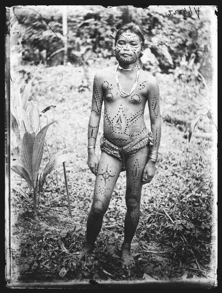 Asia - Malesia - tribù Sakai - giovane indigena - gioielli - decorazioni dipinte sul corpo