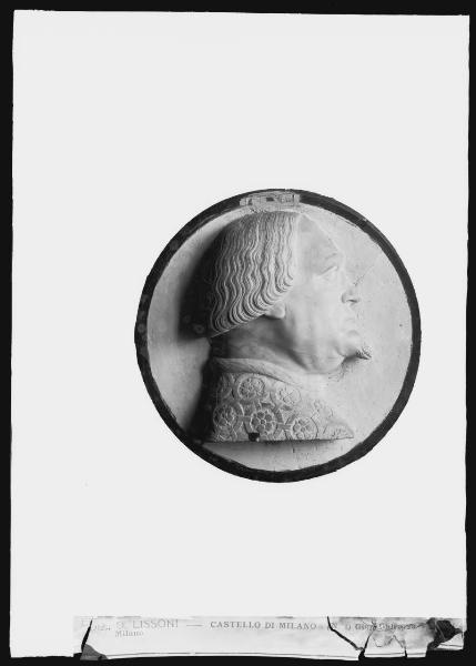 Scultura - bassorilievo - marmo - busto di profilo di Gian Galeazzo Visconti - scultore lombardo - Museo d'Arte Antica - Castello Sforzesco - Milano
