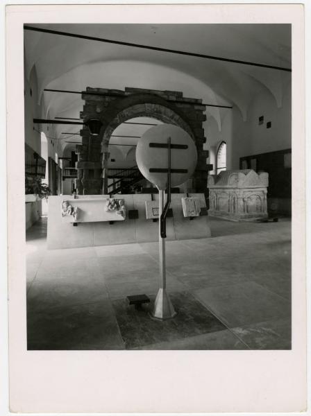 Milano - Castello Sforzesco - Musei Civici - Museo d'Arte Antica - Sala 1 - Allestimento BBPR (1956) - Arco della Pusterla dei Fabbri