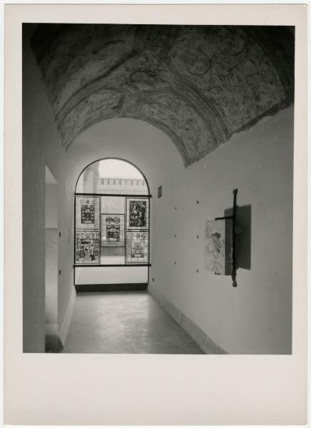 Milano - Castello Sforzesco - Musei Civici - Museo d'Arte Antica - Andito della Sala V - Allestimento BBPR (1956)