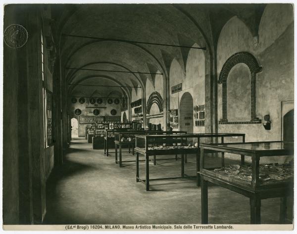 Milano - Castello Sforzesco - Musei Civici - Sala delle terrecotte lombarde - Allestimento Carotti, Seletti, C. Ermes Visconti