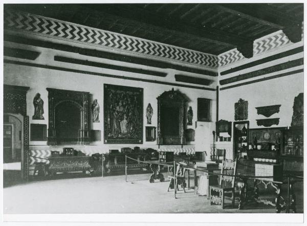 Milano - Castello Sforzesco - Musei Civici - Esposizione dei mobili al primo piano - Allestimento museale Beltrami