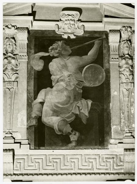 Dipinto Murale - Una musa (Clio?) - Affresco di Ottavio e Andrea Semino - 1568 ca. - Milano - Palazzo Marino - Salone Alessi - Dopo il restauro Della Rotta (1954)