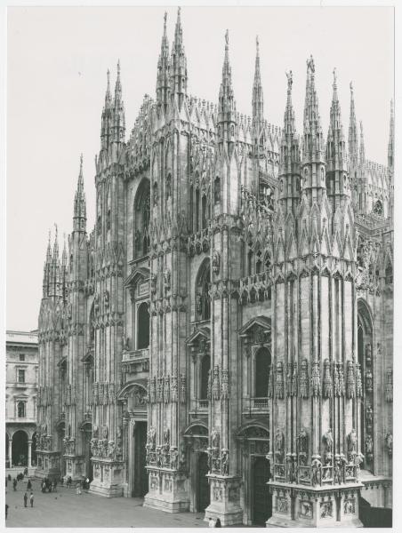 Milano - Duomo - Facciata, veduta da sud