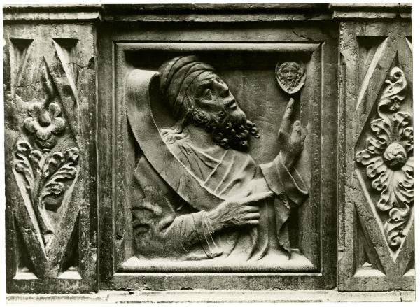 Scultura - Bassorilievo con profeta, scuola padana, sec. XV - Bologna - S. Petronio, finestrone del lato orientale