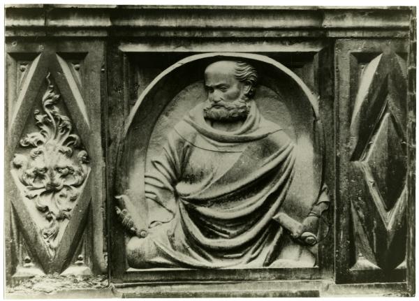 Scultura - Bassorilievo con un Profeta, Maestro del Battista, sec. XV - Bologna - S. Petronio, finestrone del lato occidentale