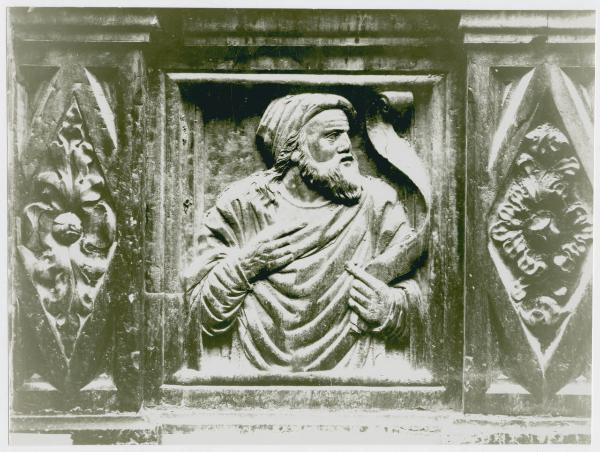 Scultura - Bassorilievo con un Profeta, Antonio da Verona, sec. XV - Bologna - S. Petronio, finestrone del lato occidentale