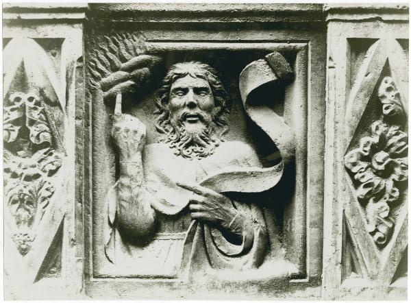 Scultura - Bassorilievo con il Profeta Elia, sec. XV - Bologna - S. Petronio, finestrone del lato orientale
