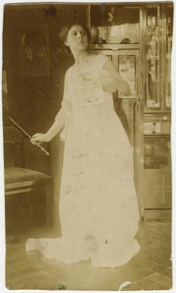 Ritratto femminile - Elvira Lazzaroni con flauto e spartito - Interno, casa