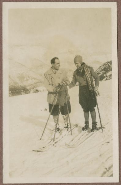 Ritratto di coppia - Agostino Di Stefano e donna sulle piste da sci - Neve - Sci - Sauze D'Oulx
