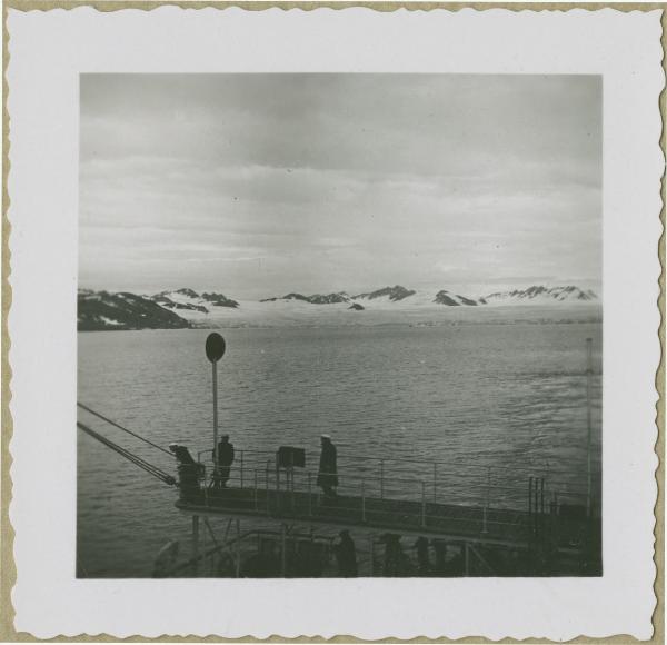 Svalbard, isola Spitsbergen - Krossfjorden, fiordo - Mare - Piroscafo Lafayette