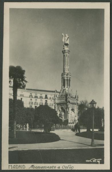 Madrid - Plaza de Colón - Piazza - Monumento a Cristoforo Colombo (Cristóbal Colón) - Giardini