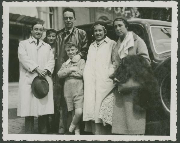 Ritratto di gruppo - Antonio Boschi con Cesare Mendini, Gigi Bosisio, Marieda Di Stefano, Mariuccia Mendini e altra donna - Budapest