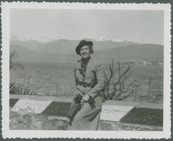 Ritratto femminile - Marieda Di Stefano - Pasqua - Stresa - Lago Maggiore - Lungolago