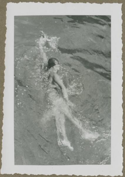 Ritratto femminile - Marieda Di Stefano in acqua - Braies - Lago di Braies - Bagno