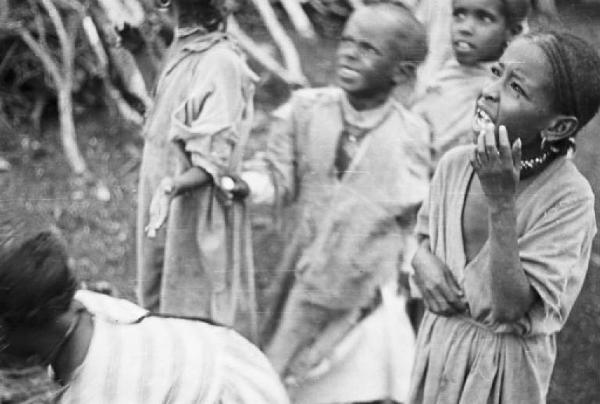 Viaggio in Africa. Bambini indigeni