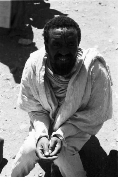 Viaggio in Africa. Ritratto maschile - adulto indigeno al mercato di Macalle